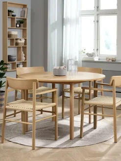 Mesas De Comedor|Conjuntos De Comedor>JYSK ALSTED + ISLEVMesa ALSTED Ø120 roble + 4 sillas ISLEV roble reposabrazos Roble natural