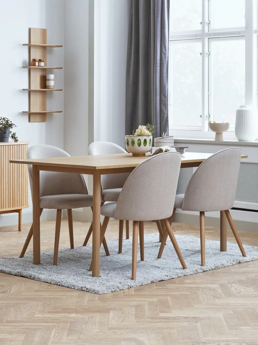 Mesas De Comedor|Conjuntos De Comedor>JYSK ALSTED + THORUPMesa ALSTED L160 roble natural + 4 sillas THORUP beis/roble
