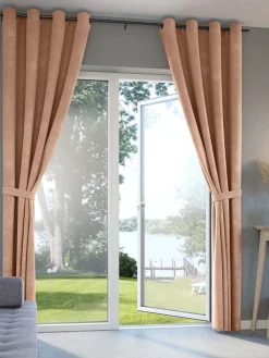 Cortinas Gruesas><noscript><img width=