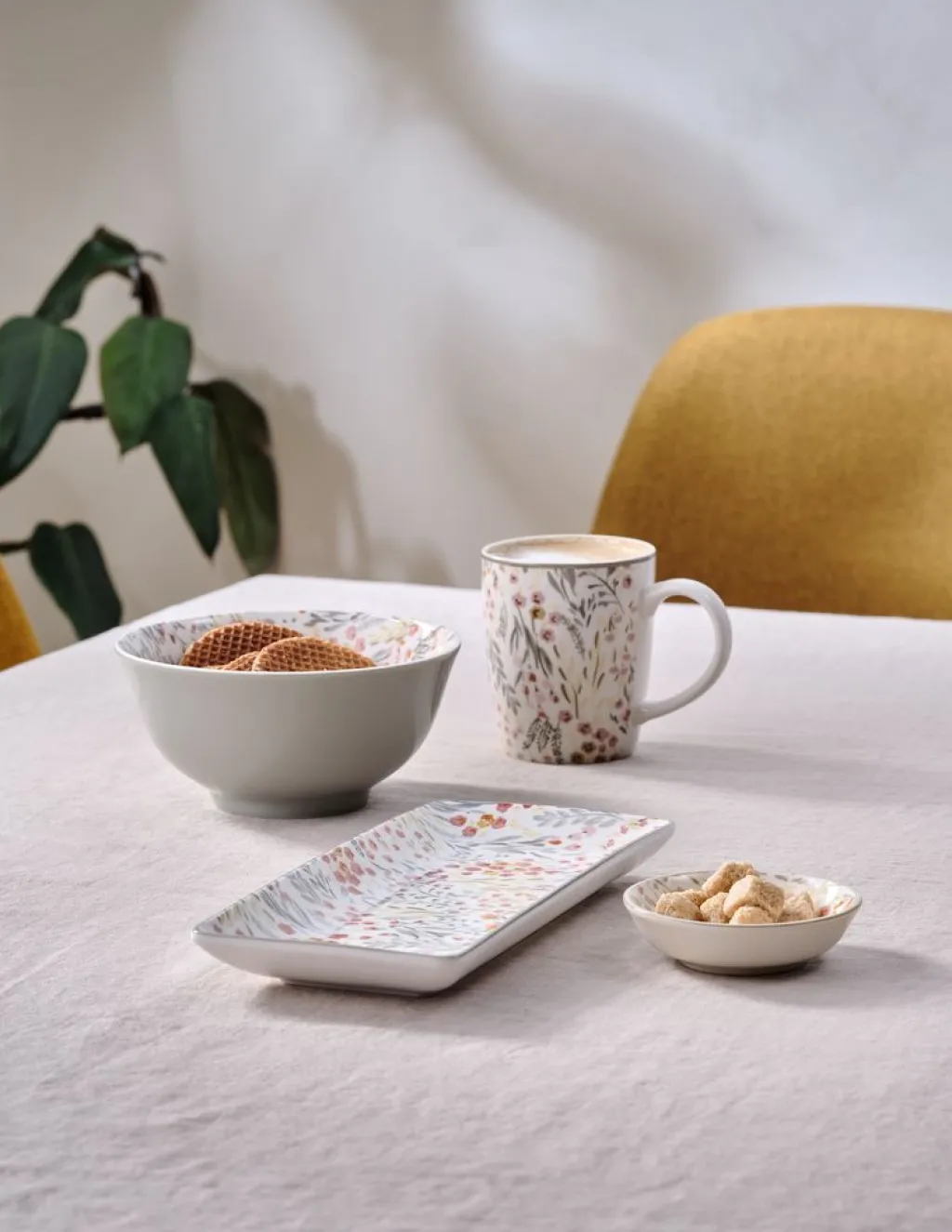 Vasos Y Tazas>JYSK EMILTaza EMIL Ø8xA10cm 35cl con flores