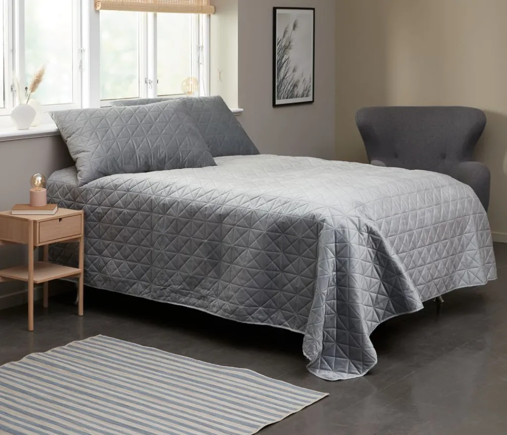 Colchas|Colchas>JYSK ENGBLOMMEColcha ENGBLOMME 220x240 Gris