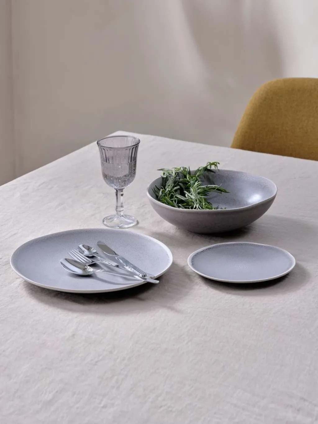 Vasos Y Tazas>JYSK FRIDOLINCopa de vino FRIDOLIN Ø8xA16cm 24 cl gris