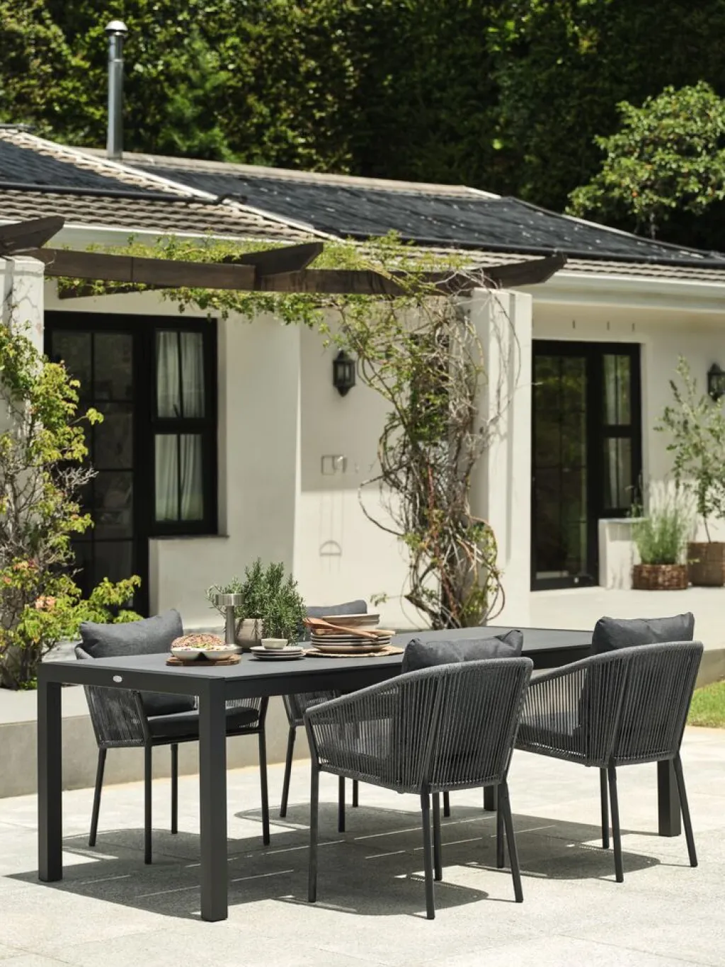 Conjuntos Mesa Y Sillas De Jardín>JUTLANDIA HAGEN + GILJAMesa HAGEN L214 + 4 sillas GILJA gris