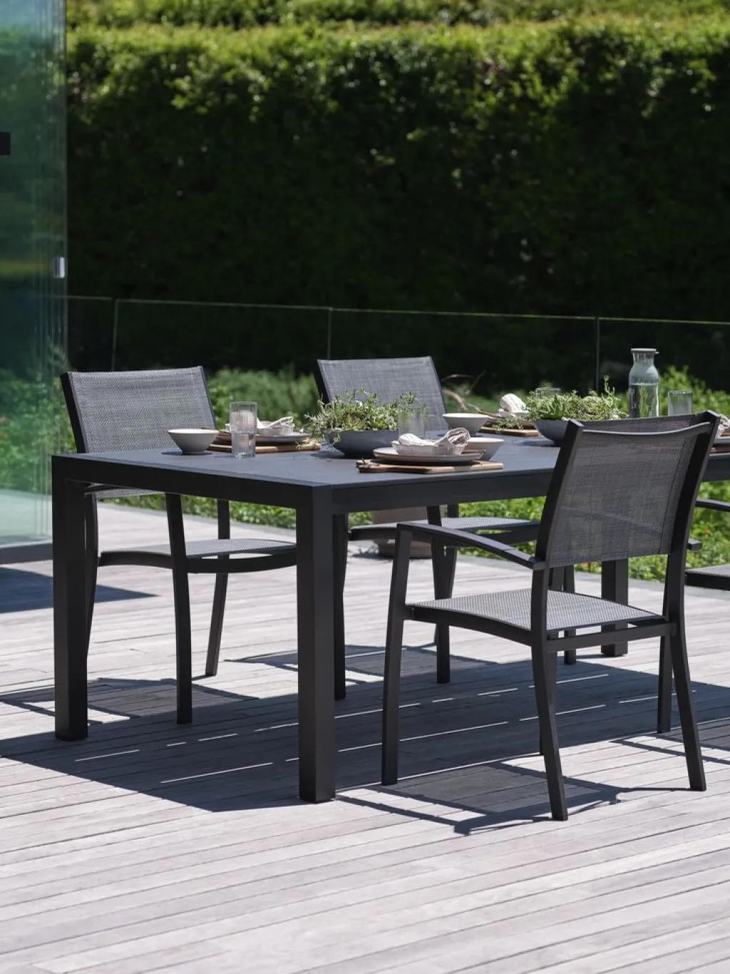 Conjuntos Mesa Y Sillas De Jardín>JUTLANDIA HAGEN + STRANDBYMesa HAGEN L214 + 4 sillas STRANDBY gris