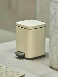 Cubos De Baño|Cuidado Personal>JYSK HALLENCubo con pedal HALLEN 5L con cierre suave color crema
