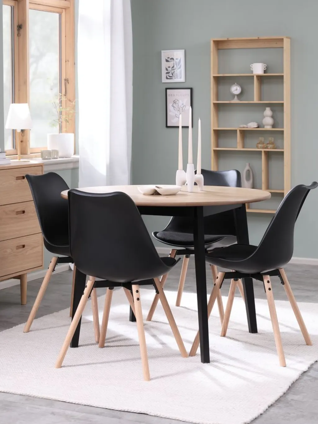 Mesas De Comedor|Conjuntos De Comedor>JYSK JEGIND + KASTRUPMesa JEGIND Ø105 roble natural + 4 sillas KASTRUP negro