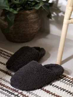 Pantuflas><noscript><img width=
