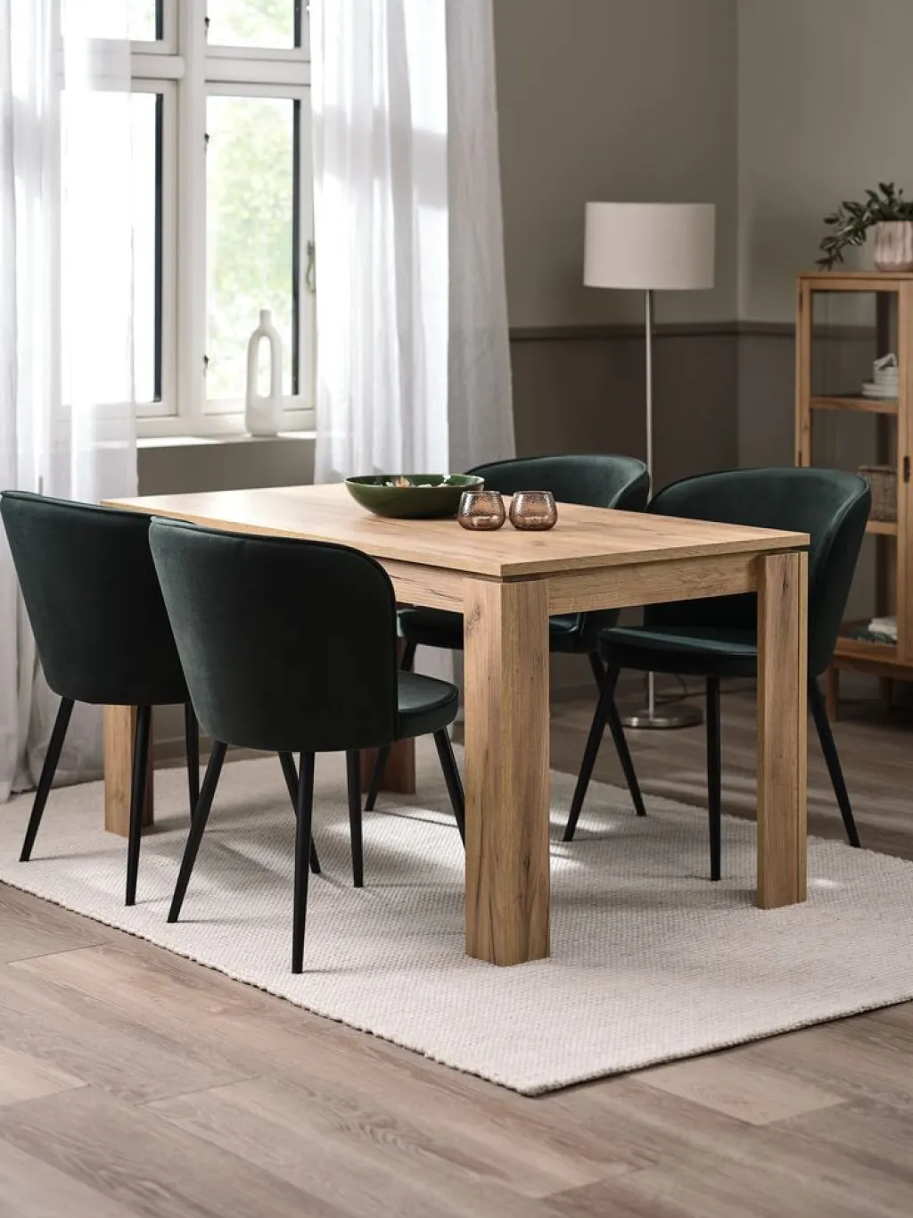 Mesas De Comedor|Conjuntos De Comedor>JYSK LINTRUP + RISSKOVMesa LINTRUP L140 roble salvaje + 4 RISSKOV terciopelo verde Verde oscuro+Negro