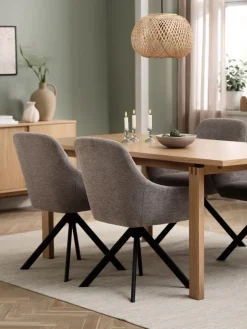 Mesas De Comedor|Conjuntos De Comedor>JYSK MEJLSKOV + ROSTRUPMesa MEJLSKOV L180 roble + 4 sillas ROSTRUP arena/negro