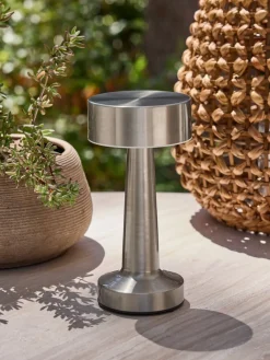 Iluminación Exterior>JYSK MUSVITLámpara de mesa recargable MUSVIT Ø11xA21cm cromo