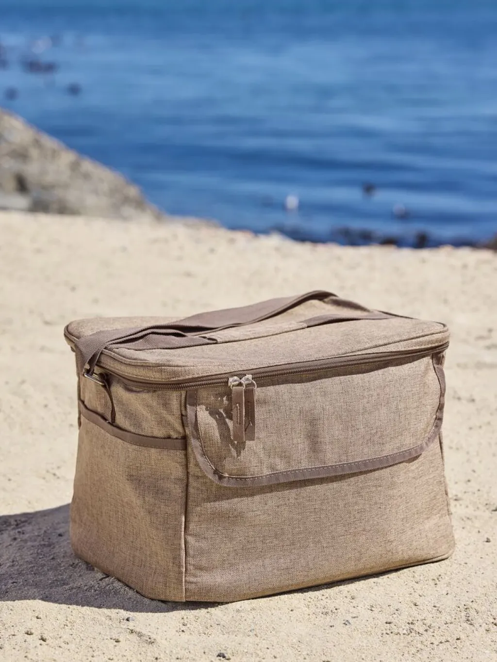 Picnic>JYSK MYRABolsa térmica MYRA 19 litros marrón