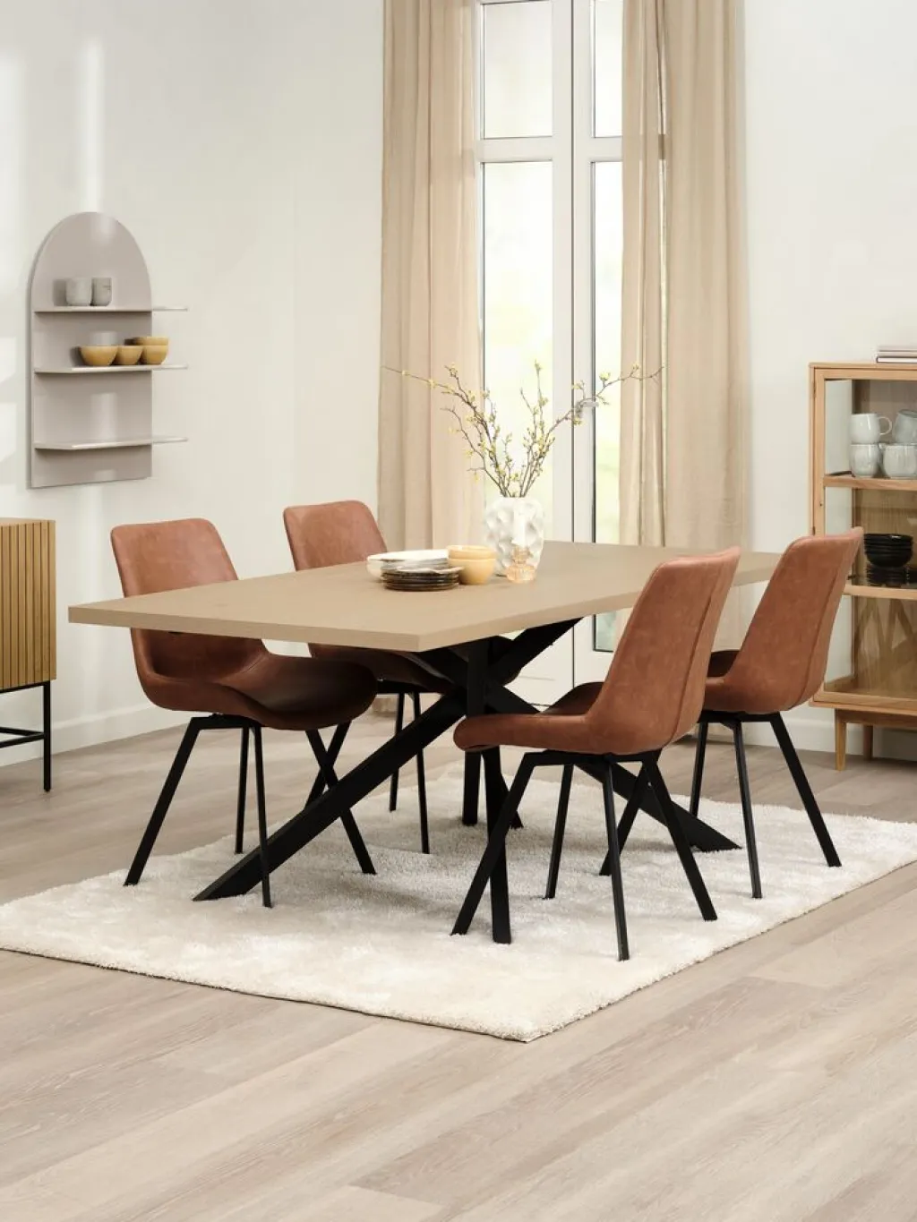 Mesas De Comedor|Conjuntos De Comedor>JYSK NORTOFT + HYGUMMesa NORTOFT L200 roble cálido + 4 sillas HYGUM marrón/negro