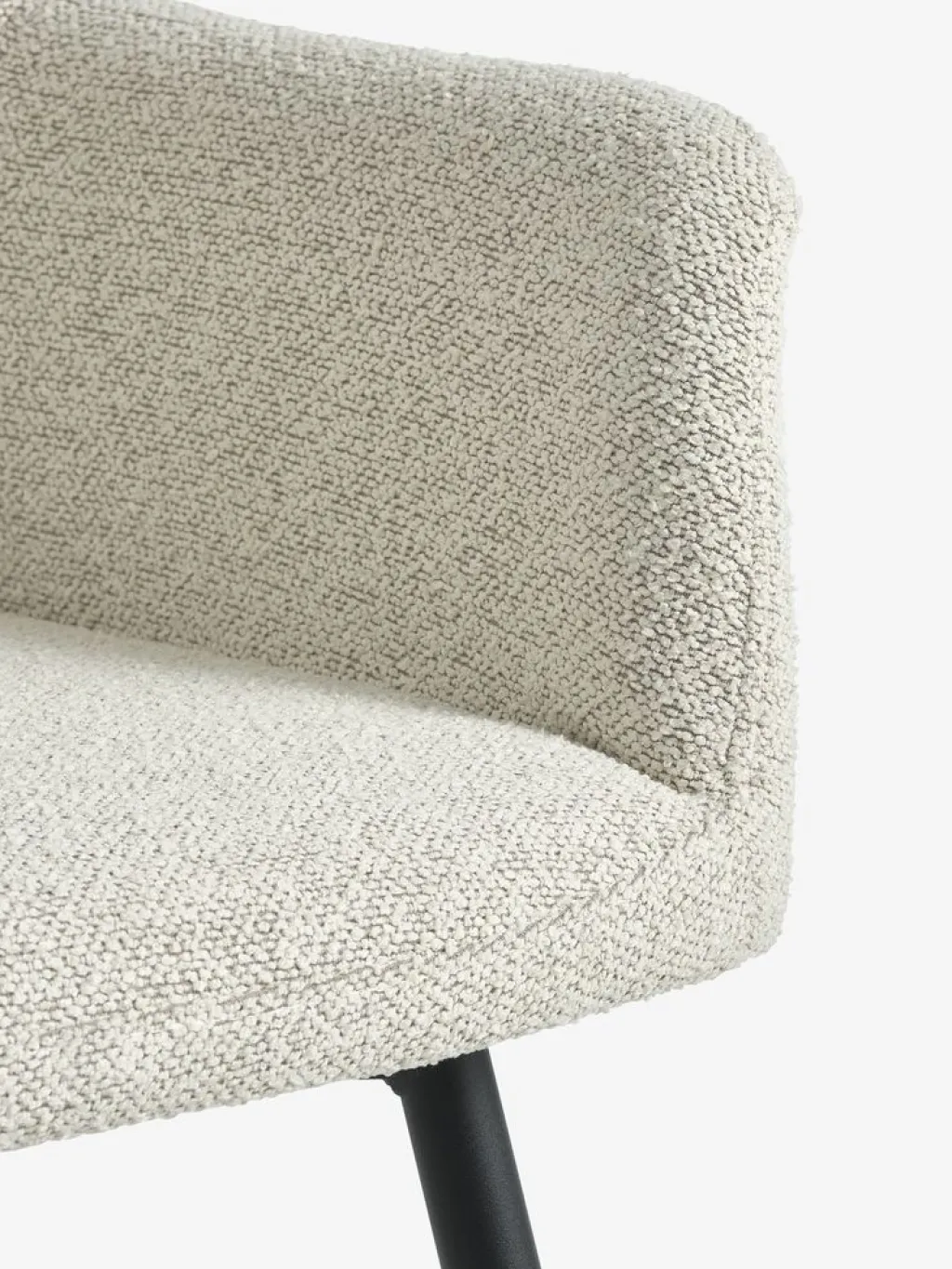Mesas De Comedor|Conjuntos De Comedor>JYSK ROSLEV + PURHUSMesa ROSLEV L140 roble natural + 4 PURHUS blanco crudo/negro