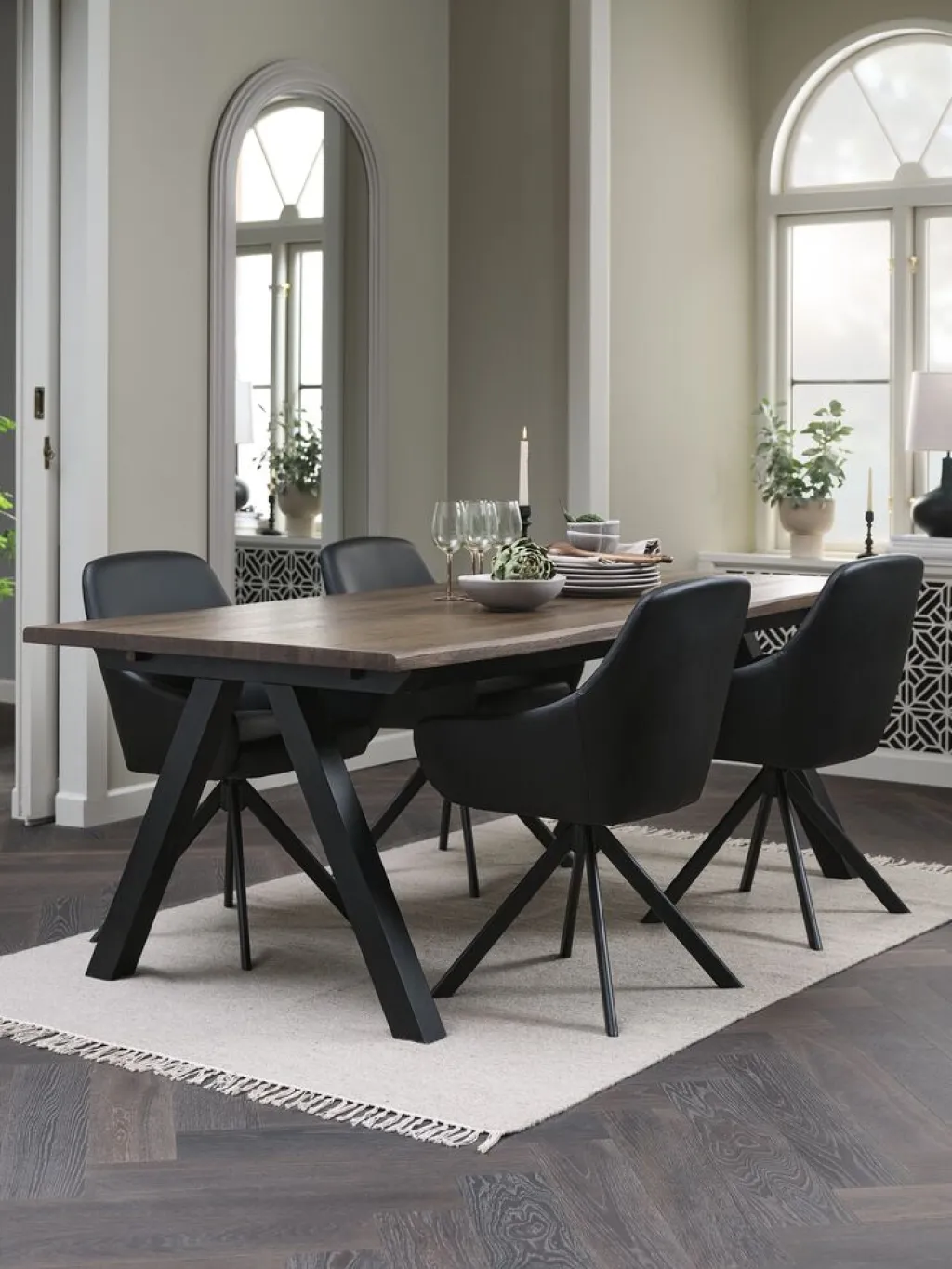 Mesas De Comedor|Conjuntos De Comedor>JYSK SANDBY + ROSTRUPMesa SANDBY L210 roble oscuro + 4 sillas ROSTRUP negro Roble oscuro+Negro