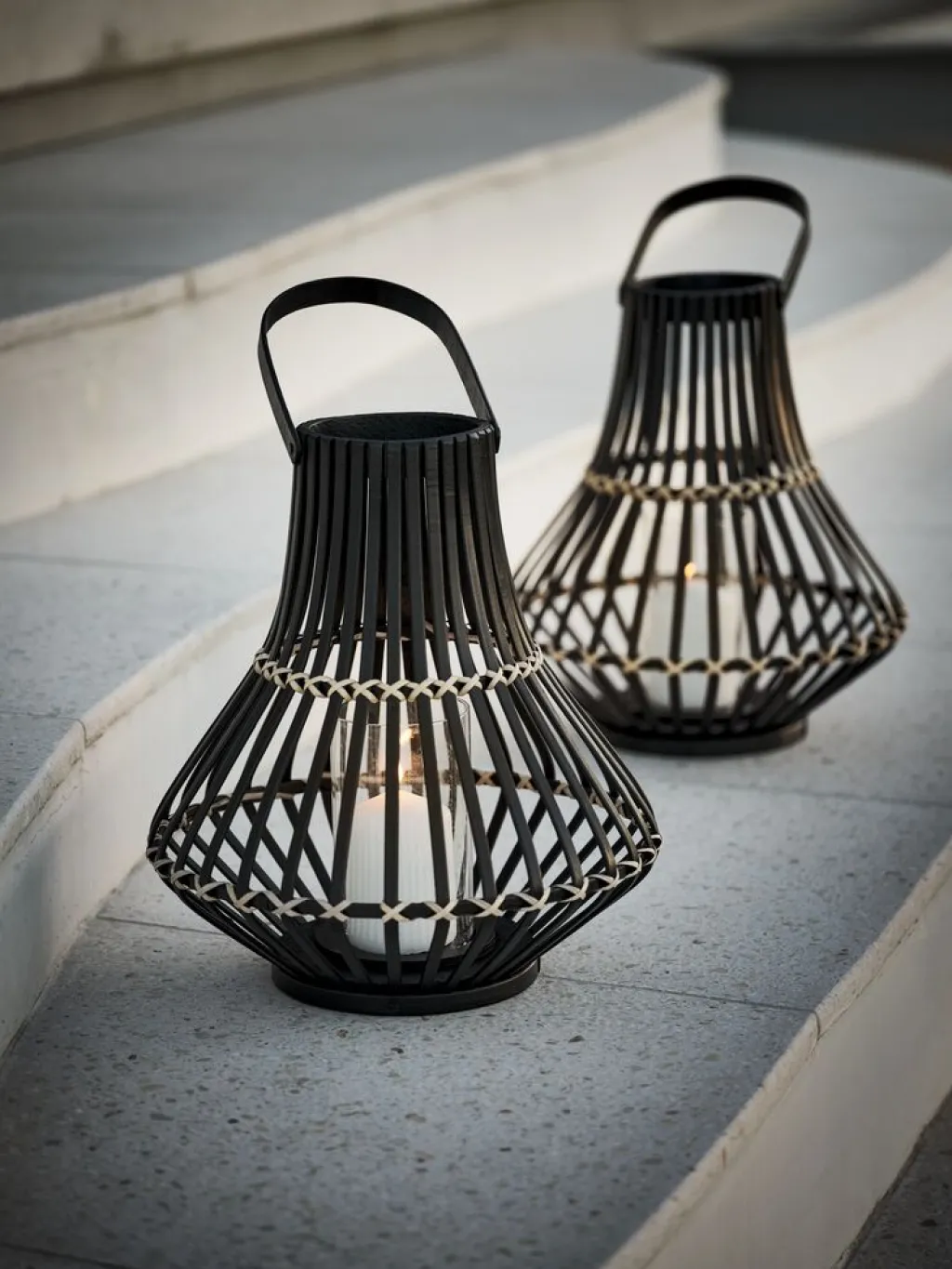 Iluminación Exterior>JYSK SIVHAUKFarol SIVHAUK Ø31xA35cm negro