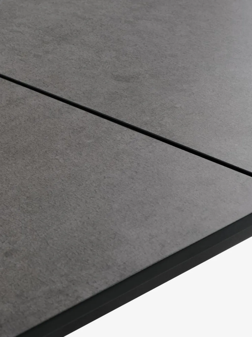 Conjuntos Mesa Y Sillas De Jardín>JYSK SONNERUP + INGSTRUPMesa SONNERUP L215 gris + 4 sillas INGSTRUP negro Negro, Gris