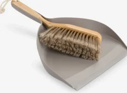 Productos De Limpieza>JYSK TAGERecogedor y cepillo TAGE gris con mango de bambú