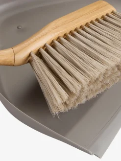 Productos De Limpieza>JYSK TAGERecogedor y cepillo TAGE gris con mango de bambú