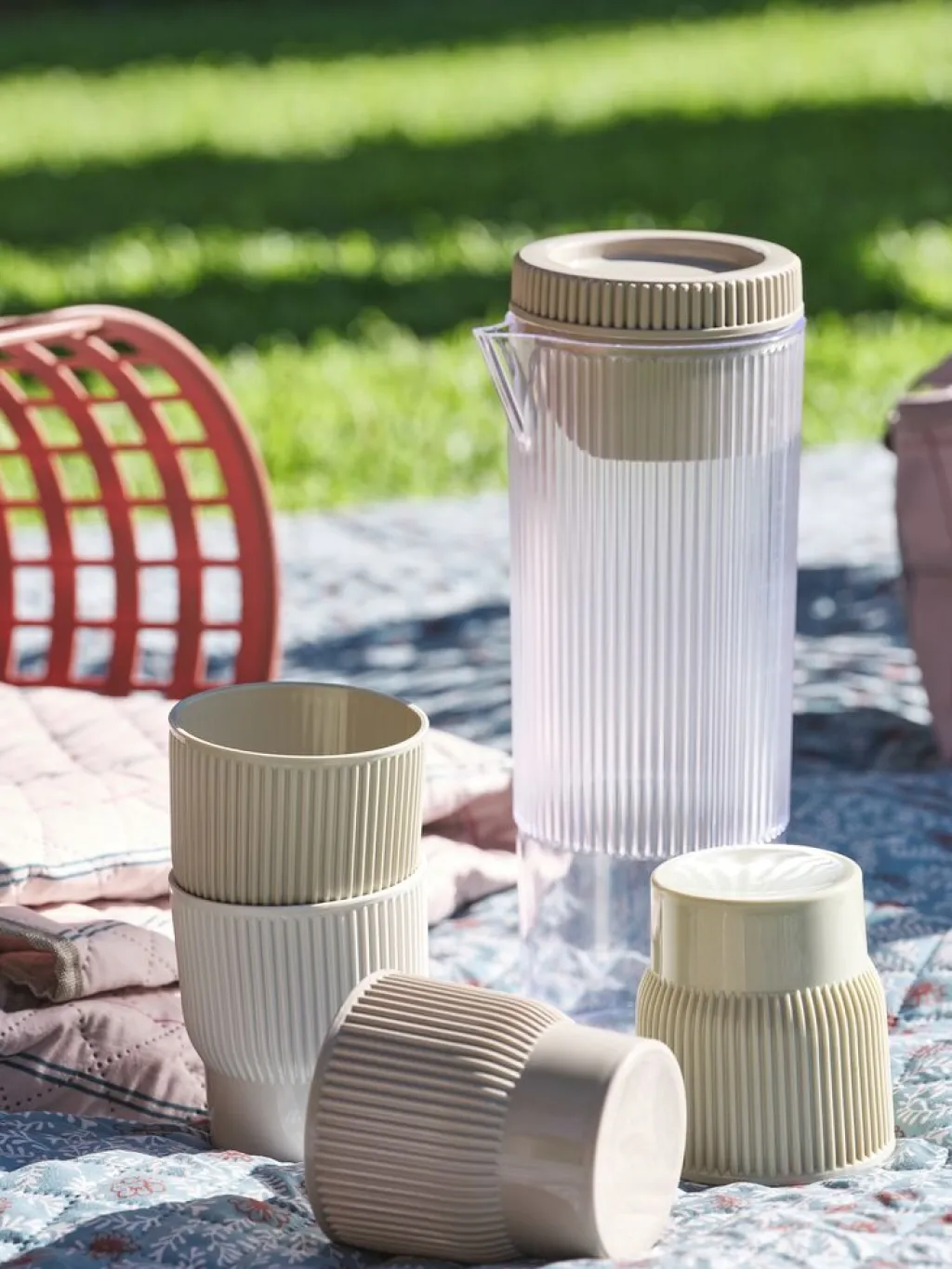 Picnic>JYSK TJIMJarra TJIM 1,1 litros con 4 tazas