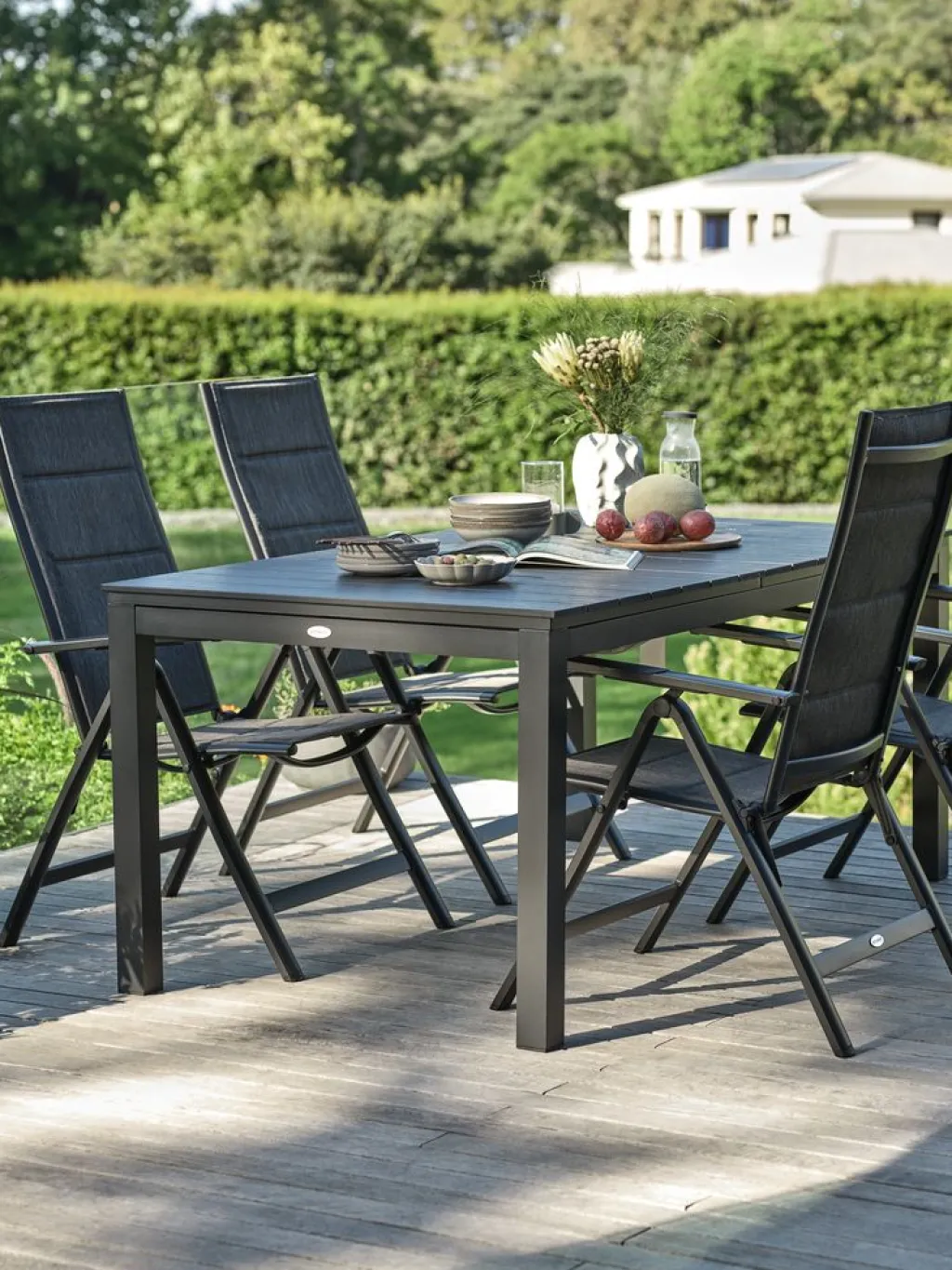 Conjuntos Mesa Y Sillas De Jardín>JUTLANDIA VATTRUP + MYSENMesa VATTRUP L172/276 negro + 4 sillas MYSEN gris