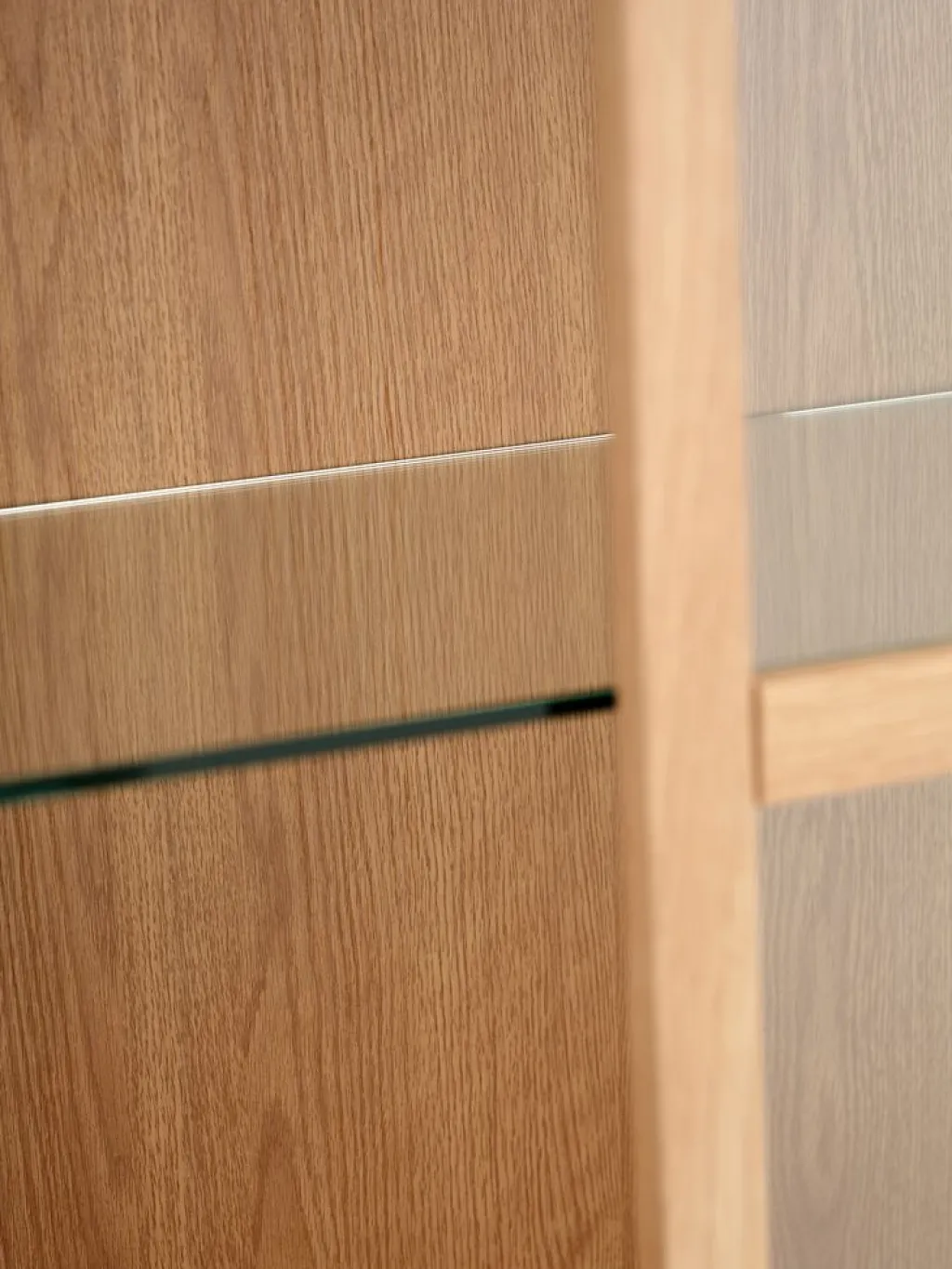 Vitrinas|Vitrinas>Royal Oak VESTERBYVitrina VESTERBY alta 2 puertas Roble natural